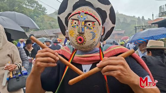 El Trompetero, uno de los personajes característicos del Domingo de Pascua en San Lucas.